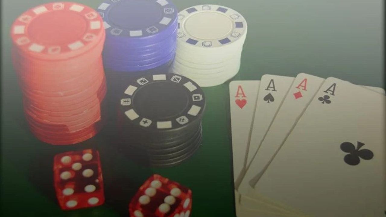 Tricks for Playing Poker Online by Deceiving Your Opponent